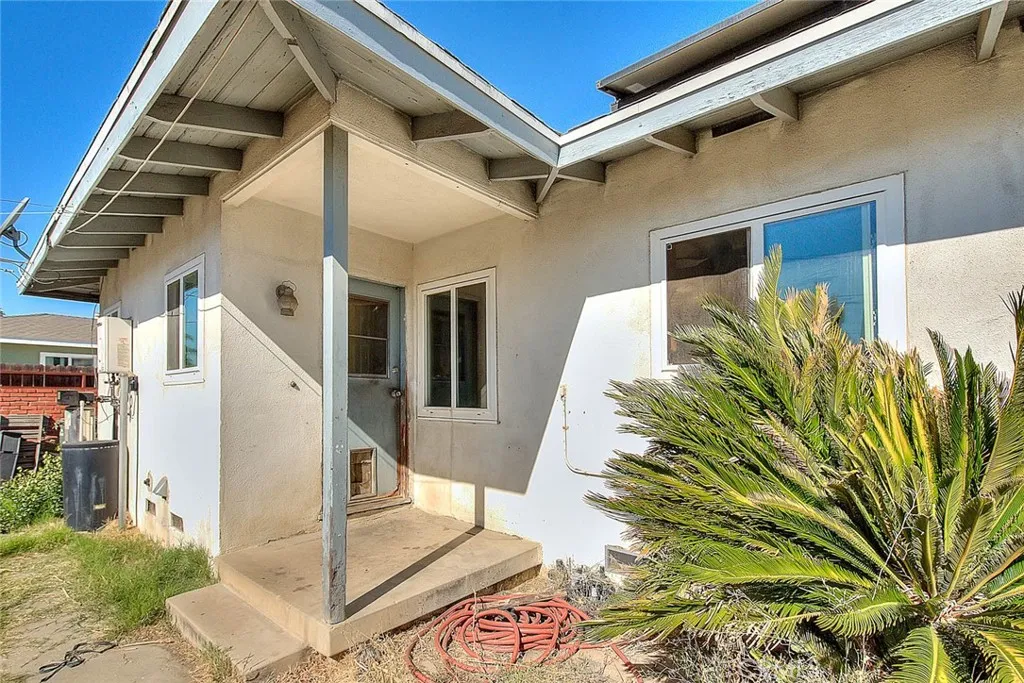 909 W Flora Street, Ontario, California 91762 home-pic-40